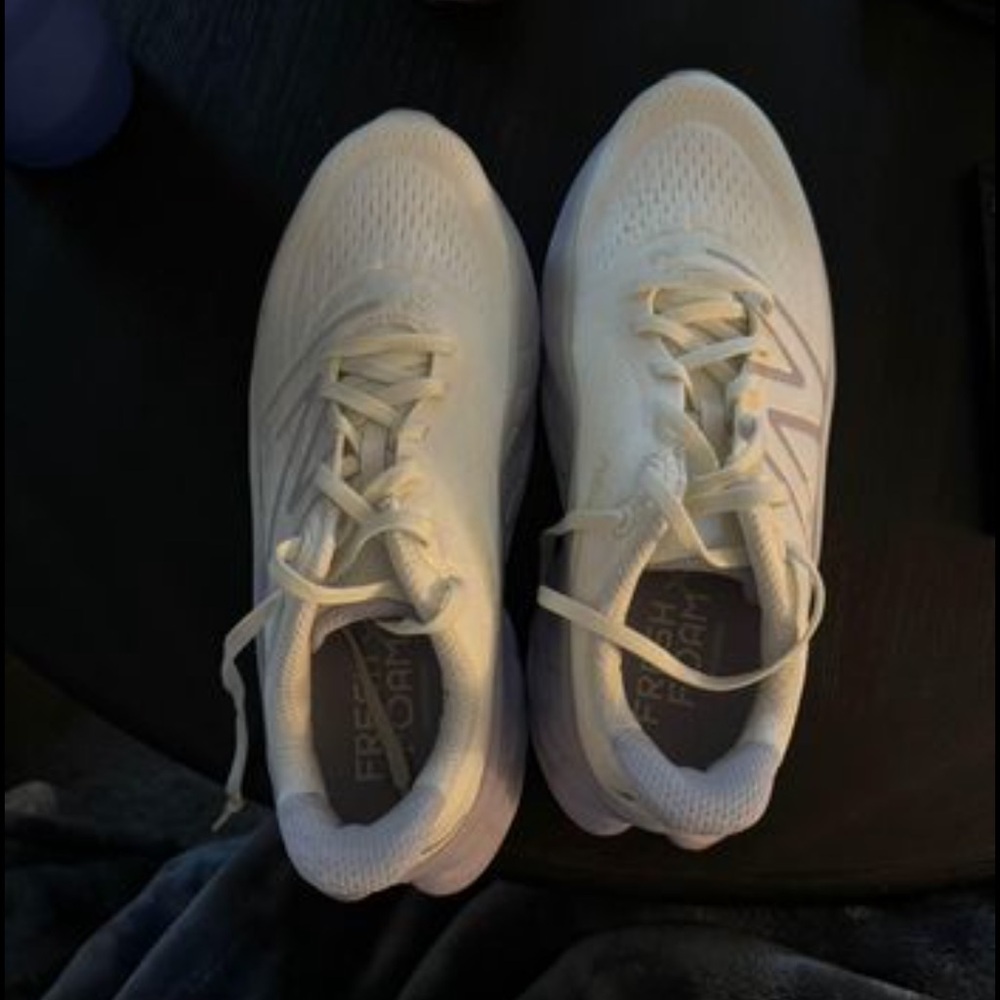 Women’s New Balance Shoes 9.5